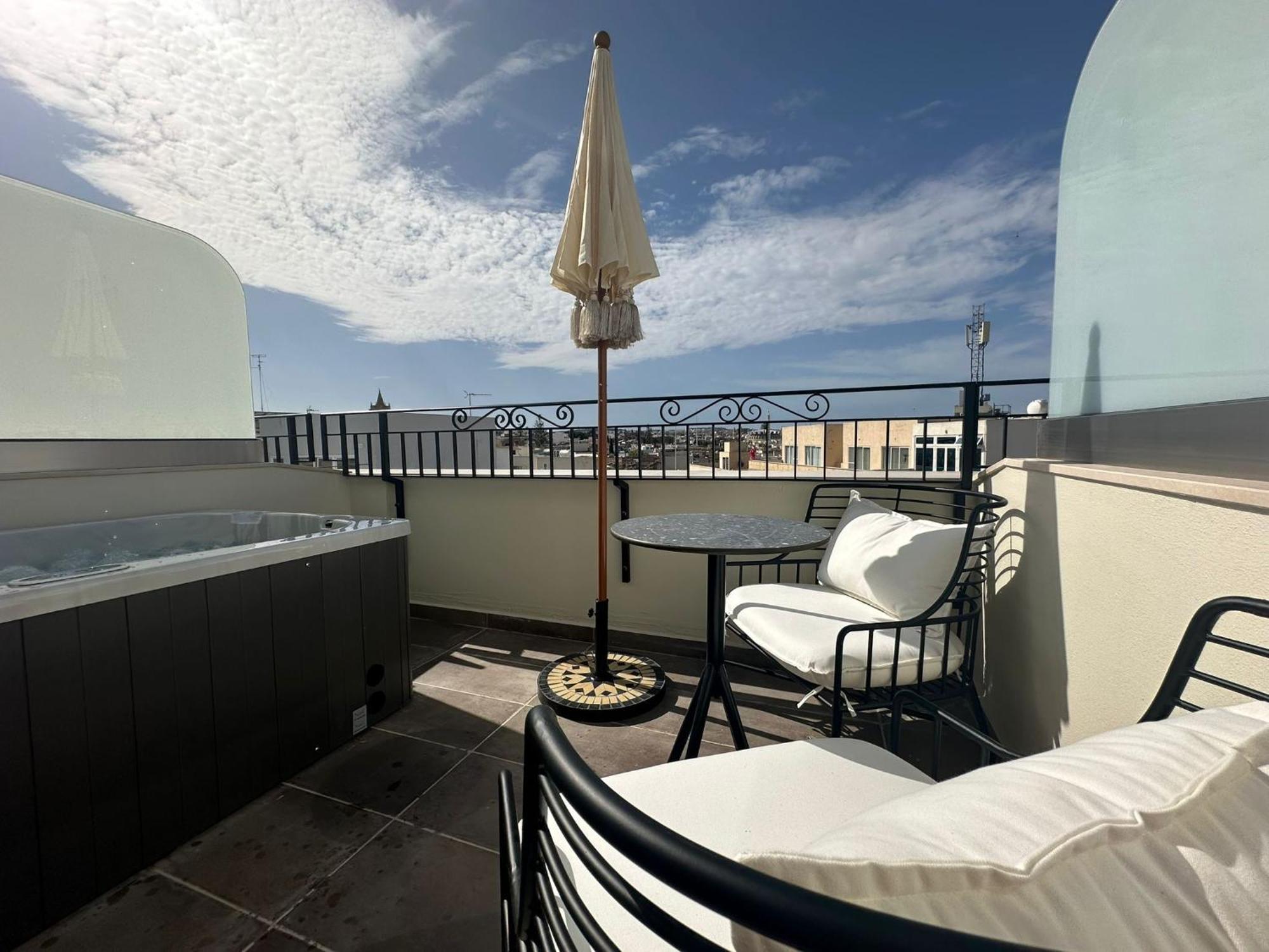 Royale Sainte Helene Boutique Hotel Birkirkara Bagian luar foto